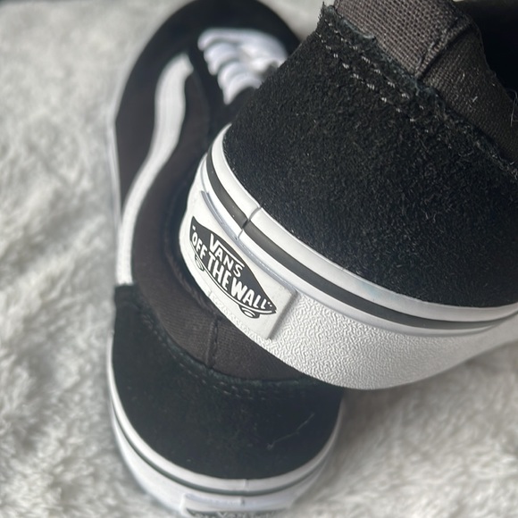 ❤️NEW!!!❤️ Vans “Off the Wall” Shoes. - Picture 7 of 8